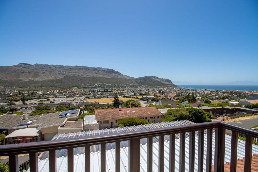 To Let 3 Bedroom Property for Rent in Capri Western Cape